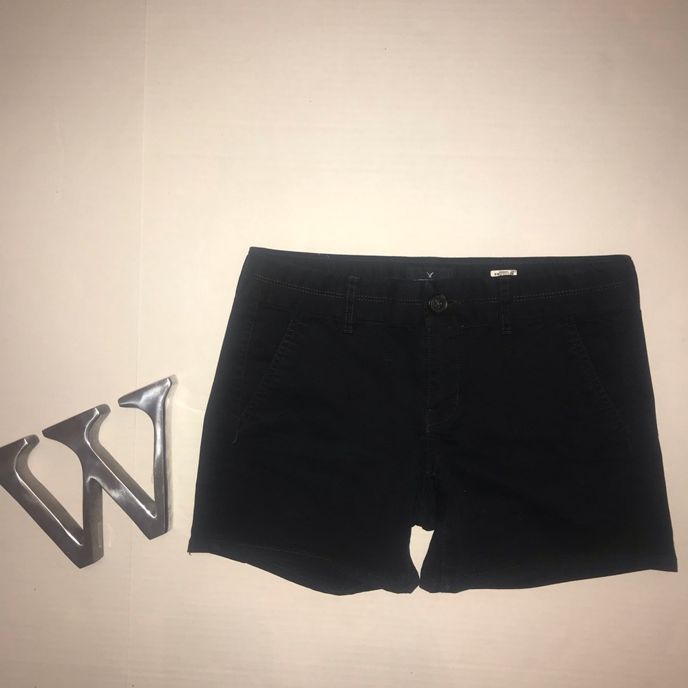 American Eagle Women’s Black Size 4 Shorts